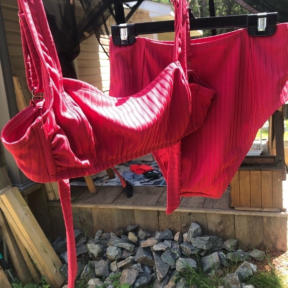 Xhiliration 2 piece high waisted 1960s bathing suit style - Picture 4 of 13